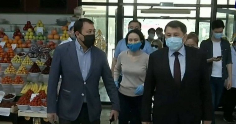 Алматының бас санитарлық дәрігері Көк базардан көптеген заң бұзушылықтарды анықтады - Қазақстан жаңалықтары