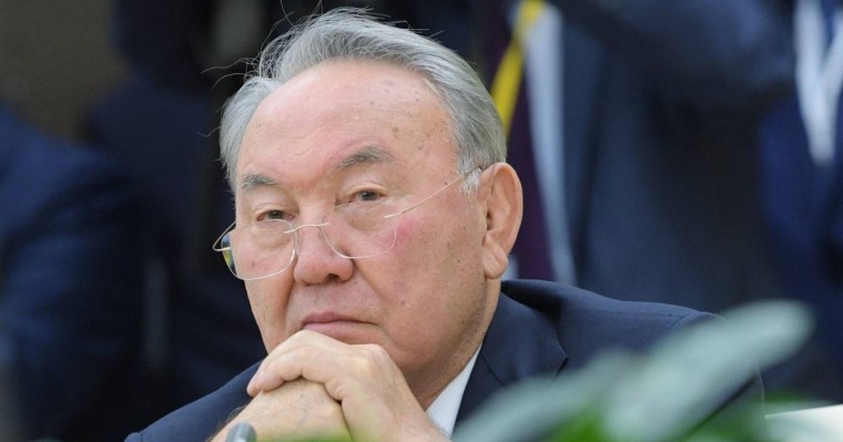 Елбасы әлі де бар