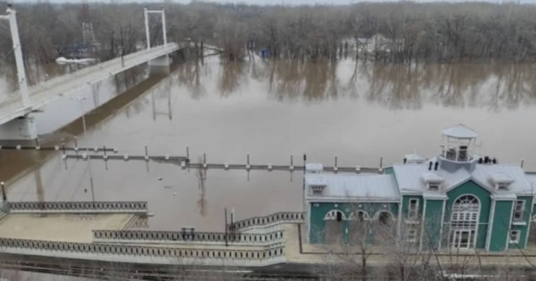 Ресейдің Орынбор қаласында сиреналар қосылып, тұрғындардан қауіпті аудандардан шұғыл кетуді талап етілуде