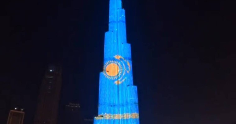 Дубайдағы Бурдж-Халифа ғимараты Қазақстан туының түсіне боялды (видео)