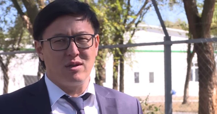 Алматы әуежайында ұсталған қырғыз кәсіпкері Кенжебаев 2 айға қамалды