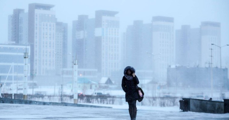 Шымкентте боран соғып, үйлердің шатыры ұшты