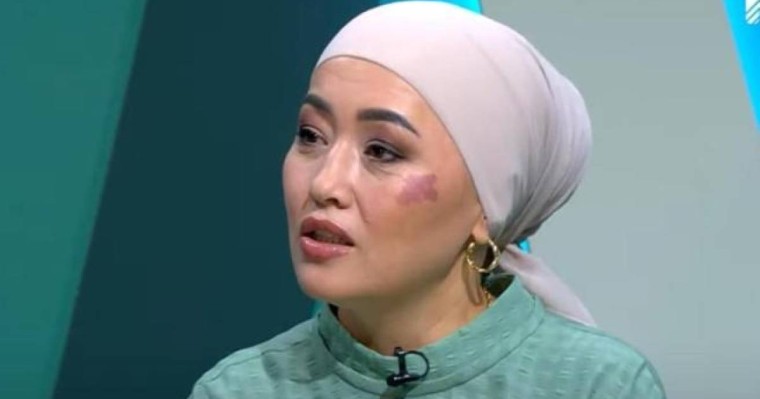 Әнші Наркенжеге шүйліккен директордың студент қыздарға қырындағаны туралы ақпарат тарады