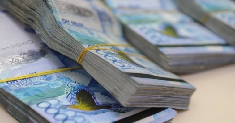 Таразда мемлекетке 50 млн теңгеден астам залал келтірген облыстық әкімдік қызметкері сотталды