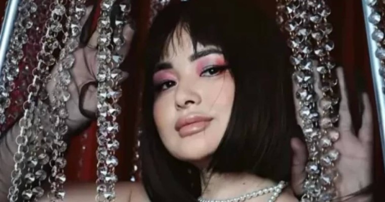 "Ол – рас": Тұрсынбек Қабатовтың әйелі жеке өміріне қатысты құпияның шетін шығарды