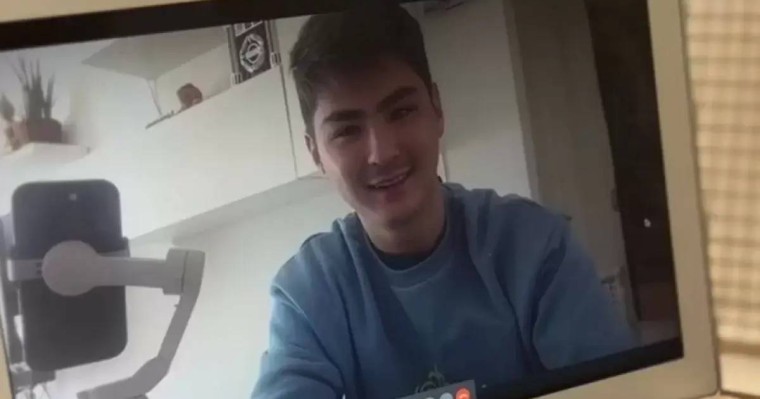 «Қазақ елі сізбен танысады»: Жәнібек өзін асырап алған анасын көрсетті