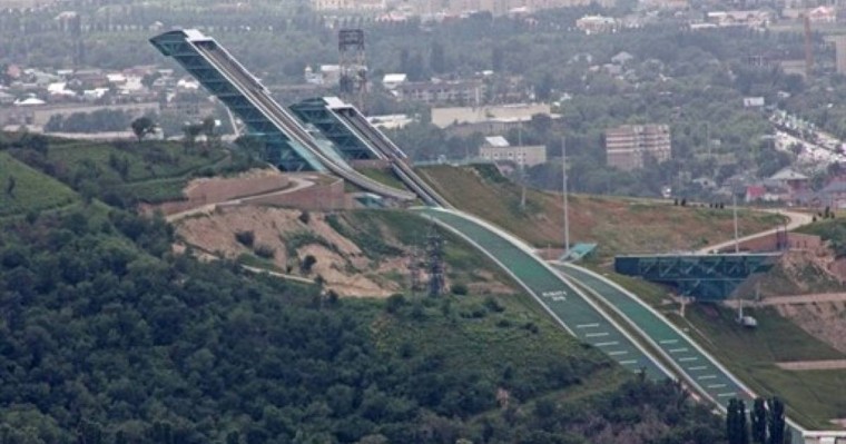 Завершено строительство второй очереди лыжных трамплинов «Сункар»