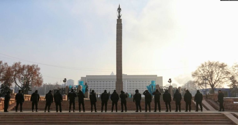 Алматыда бұрынғы әкім Бауыржан Байбекті сотқа тартуды талап етті