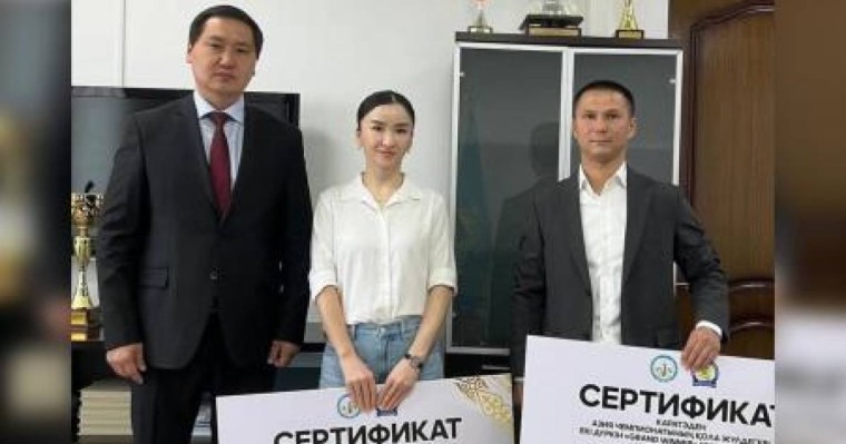 "1 миллион теңгені қимады": Әлемнің үздік спортшысы атанған каратэшіге сыйақы табыстаған Бақтияр Артаев сынға қалды