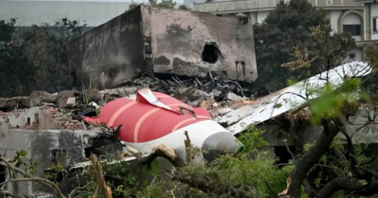 Үндістандағы ұшақ апатынан бір ғана жолаушы аман қалған