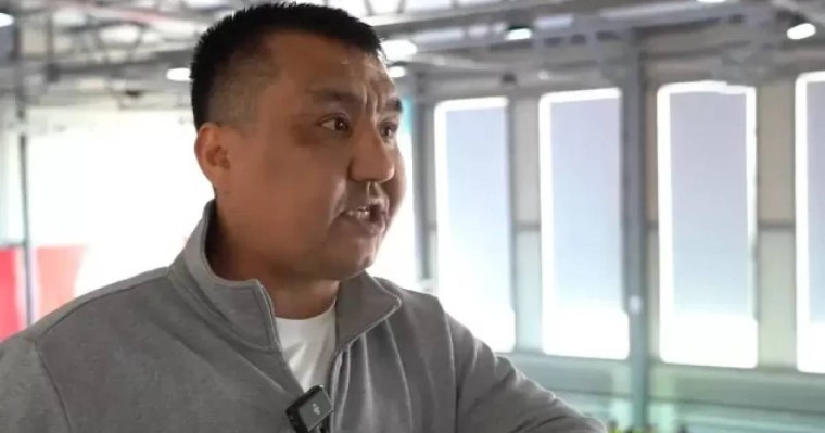 Бақтияр Артаев ішімдіктен емделген зілтемірші Алмас Өтешовті лауазымды қызметке тағайындады