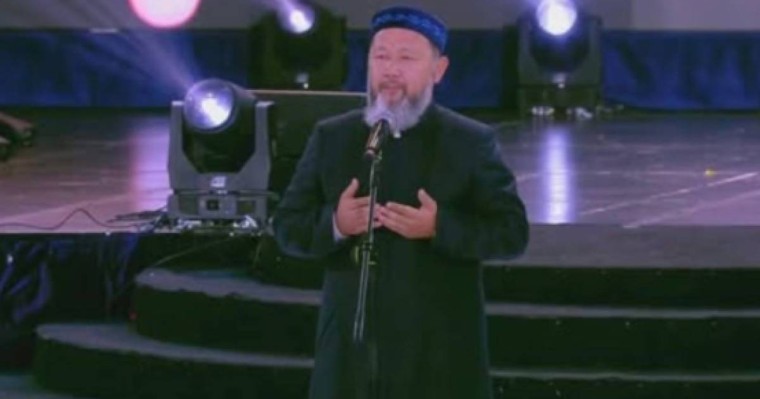 «Бала өртеніп, ұшақ құлағанда жаназаға бармаған»: Сәкен Майғазиевтің тойына келген Бас мүфти сынға ұшырады