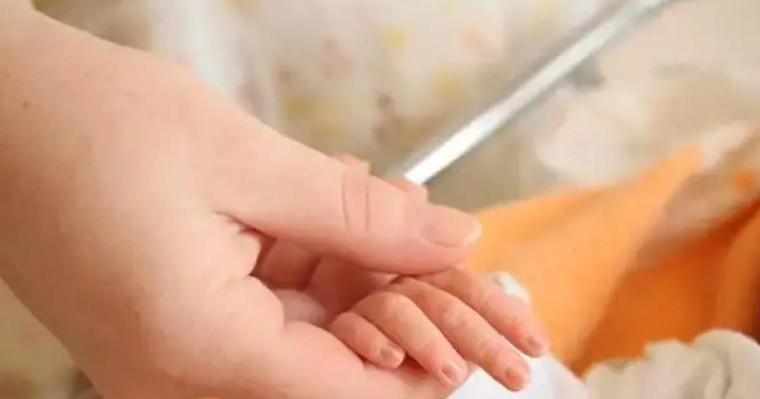 Маңғыстауда 2 жастағы бала дәретхана ішіне түсіп кетті