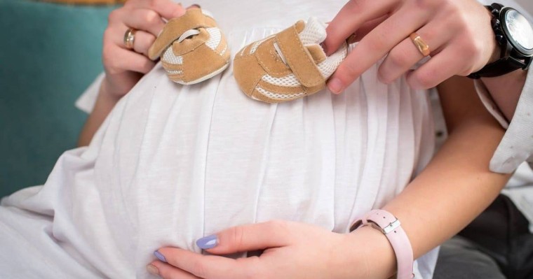 Нұр-Сұлтанда 8 наурызға орай көпбалалы аналарға жеті мың теңгеден берілді