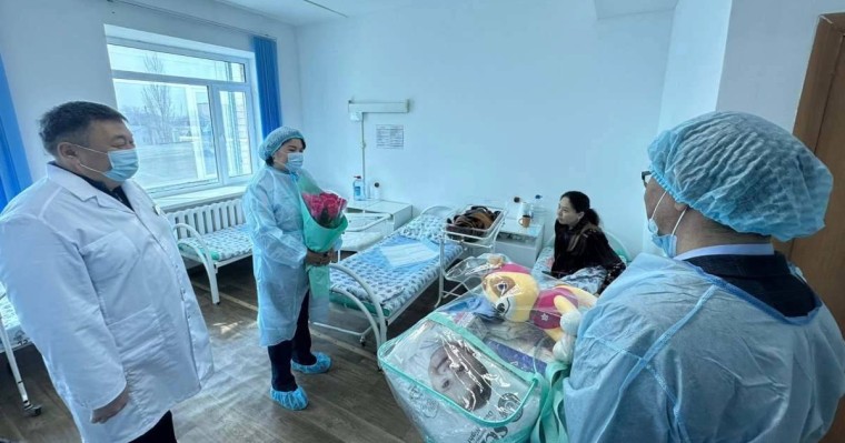 Қауіпсіз жерге көшірілген ақтөбелік жас ана босанды