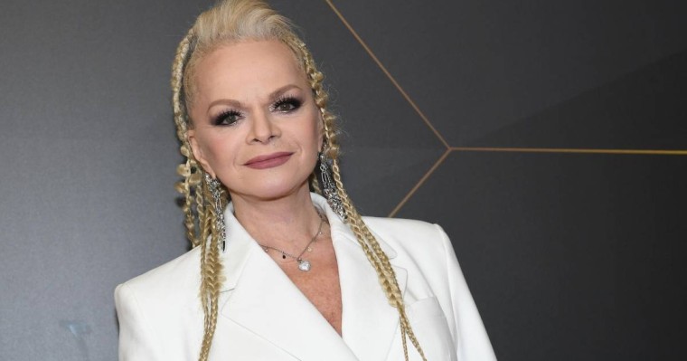 Карагандинцы недовольны: они требуют отменить концерт Ларисы Долиной