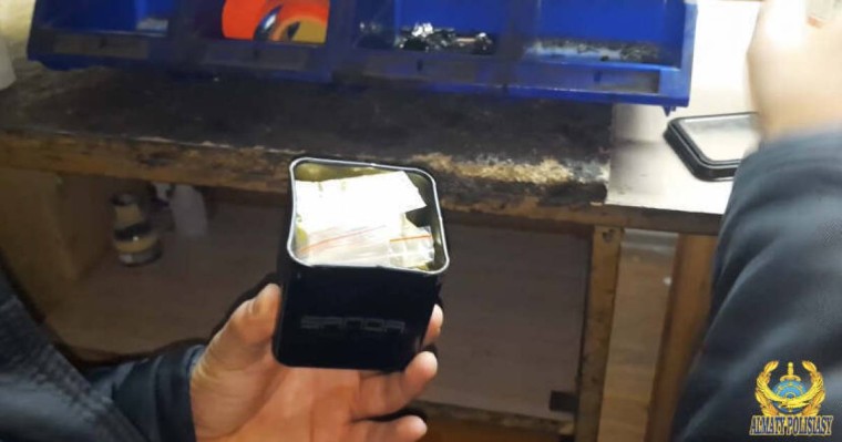 Алматыда саңырау-мылқау етікші есірткімен ұсталды