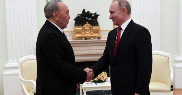 Назарбаев пен Путиннің не себепті кездескені айтылды