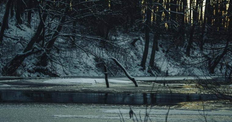 Атырауда 8 жасар мектеп оқушысы суға батып бара жатқан екі баланы құтқарып қалды