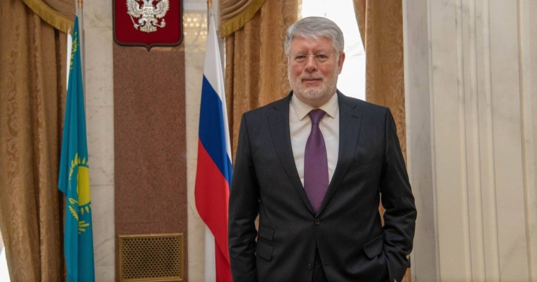 Қазақстандықтар алға қадам басуы үшін екі тілді қатар білуі керек – Ресей елшісі