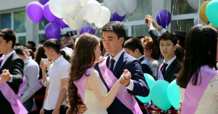 Естелік ретінде ағаш отырғызады: Нұр-Сұлтанда мектеп түлектеріне бітіру кешін ұйымдастыруға тыйым салынды - Қазақстан жаңалықтары