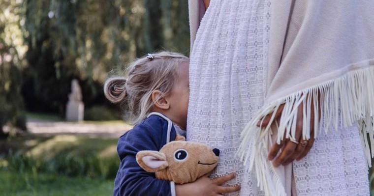 Петропавлда анасы өлімші етіп сабаған үш жасар қыз өлді