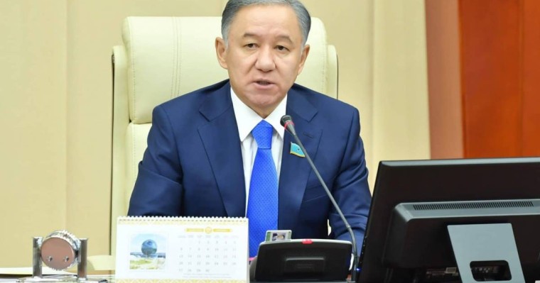 Мәжіліс Төрағасы Нұрлан Нығматулин БЖЗҚ басқарма Төрағасы Жанат Құрмановқа дүрсе қоя берді (ВИДЕО)