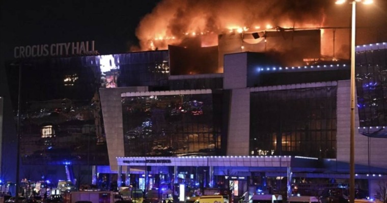 «Крокус Сити холдағы» теракт: Желіде күдіктіден жауап алу сәтінен видео тарады