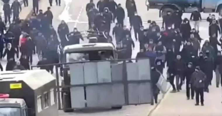 Қаңтар оқиғалары: Камазды әскерилерден тартып алып, бір қызметкерді өлтірген адам сотталды