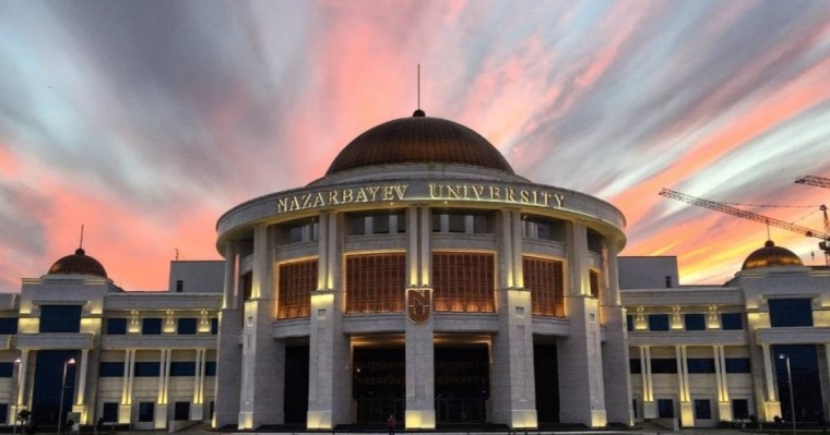 Назарбаев Университетінің ректоры атақты блогерді сотқа берді