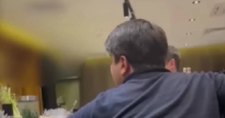 "Барменді балағаттаған": Желіде Қуандық Бишімбаев түсірілген видео қызу талқыға түсуде (видео)