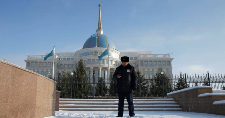 Бозымбаев президент көмекшісі болды, Қалетаев қызметінен кетті