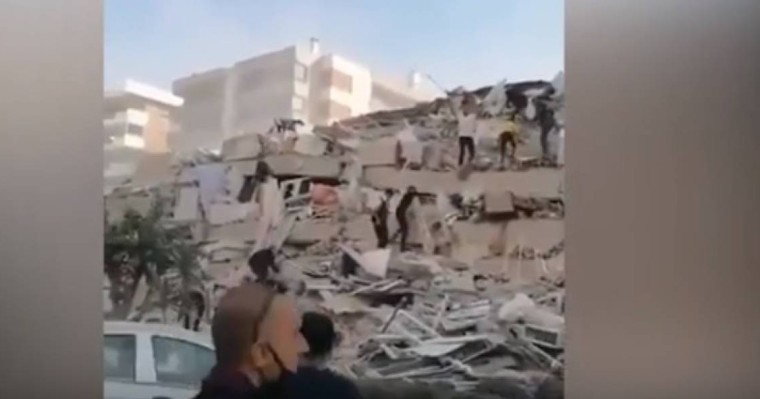 Дүрбелең, айқай, қирау: Түркияда алапат жер сілкінісі болды (ВИДЕО)