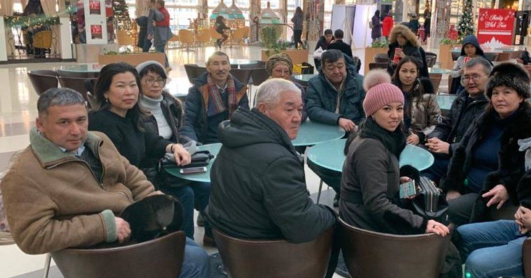 Нұр-Сұлтанда "ұсталғандар" кеңесу үшін құқық қорғаушымен кездесті