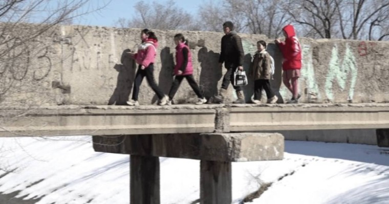 Алматы облысында 10 жыл бойы жөндеу көрмеген көпірден ер адам құлап, қайтыс болды