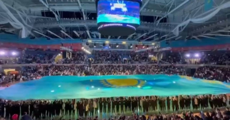 Астанада Қазақстандағы ең үлкен ту көрсетілді