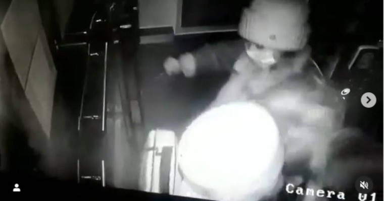 Астанада лифтідегі әйелдердің төбелесі видеоға түсіп қалды