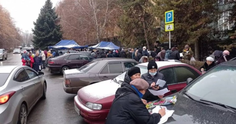 Алматыда «несиелік рақымшылық» туралы хабарламадан кейін ел дүрлікті (ВИДЕО)