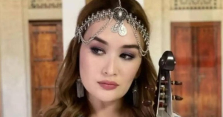 Роза Рымбаеваның келінінің аяғы ауыр ма?