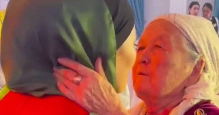 "Жүрек қалауыммен осы шешімге келдім": Отандық әнші орамал таққанын мәлім етті (видео)