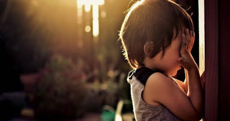 Қылмыстық іс жабылды: Атырауда мүгедек балаларды унитазға байлап қойған (видео)