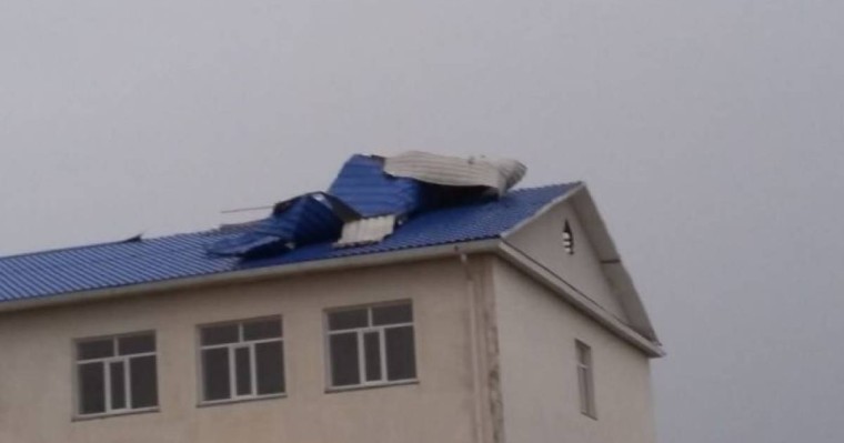 Атырау облысында дауыл шатырларды ұшырды