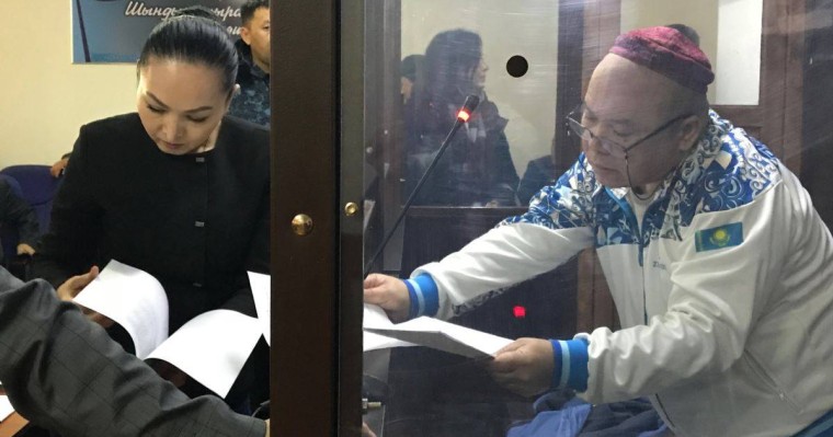 Журналист Батырбеков желідегі жазбасы үшін тағы сотқа тартылды