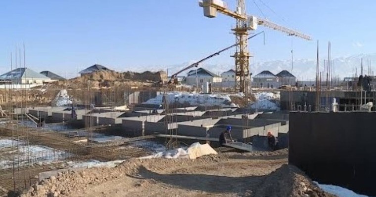 Алматы облысы Ұзынағаш ауылында көп қабатты ғимараттар бой көтере бастады