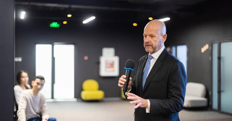 Әлемдік білім беру ортасына қосылу!