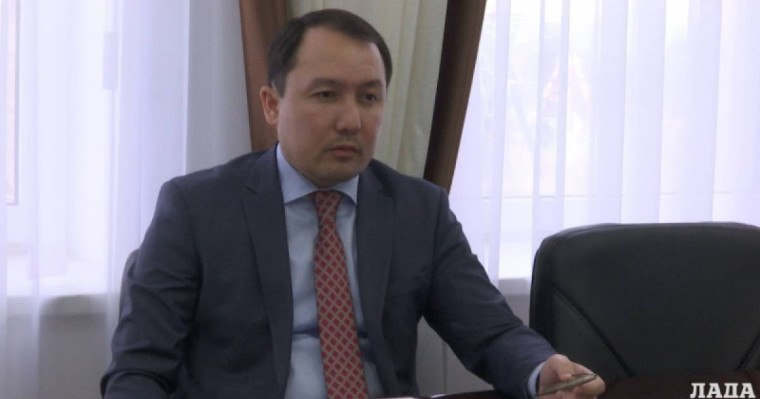 Lexus алған, пәтерін жөндеу жүргізген: Ақтөбелік әкімнің орынбасары 90 млн жымқырған