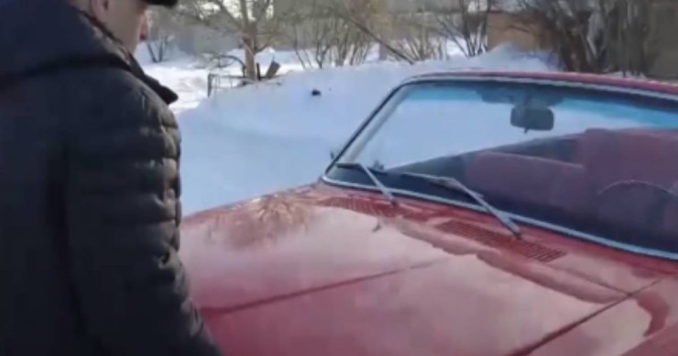 Қостанайлық зейнеткер көне көлікті кабриолетке айналдырып алған