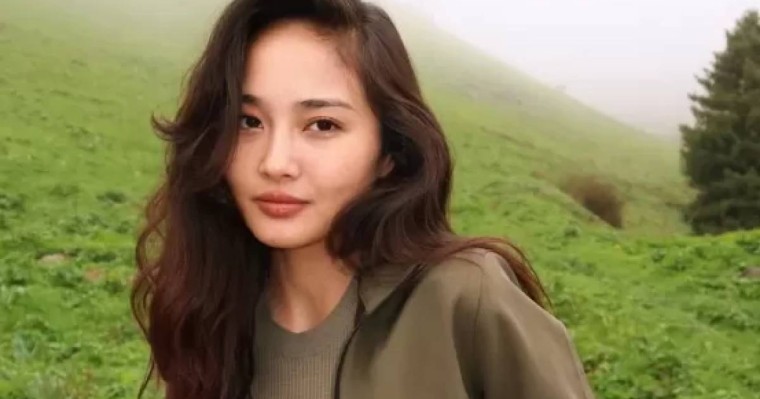 "5 жылдан бері аңдып жүр": Танымал блогер сталкингке ұшырағанын айтып берді