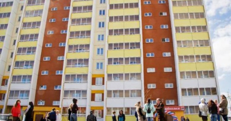 Ақмолада шенеунік екі жыл бойы жетім балаларға берілген пәтерде тұрған