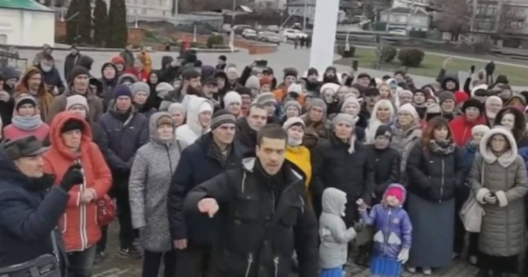 Ресейдің бірқатар қалаларында QR-кодтарды енгізуге қарсы акциялар өтті